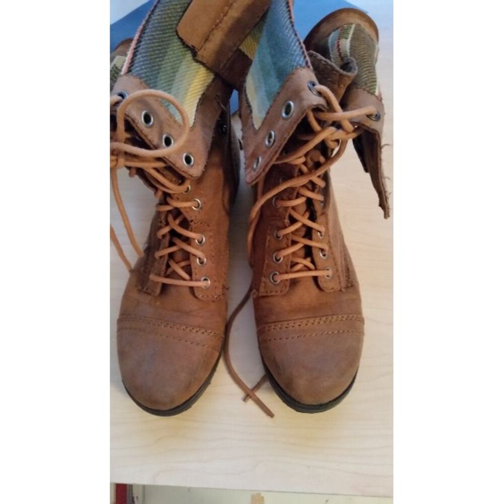 Mossimo Supply Boots
